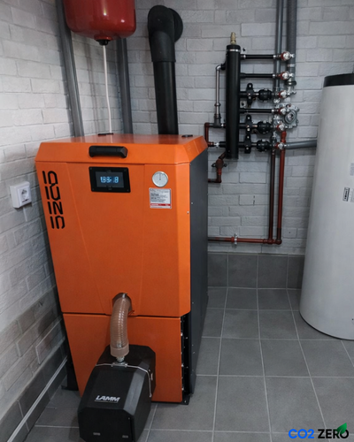 Kompaktowy piec Kipi quad z zasobnikiem górnym - Co2zero Kompaktowy piec Kipi quad z zasobnikiem górnym